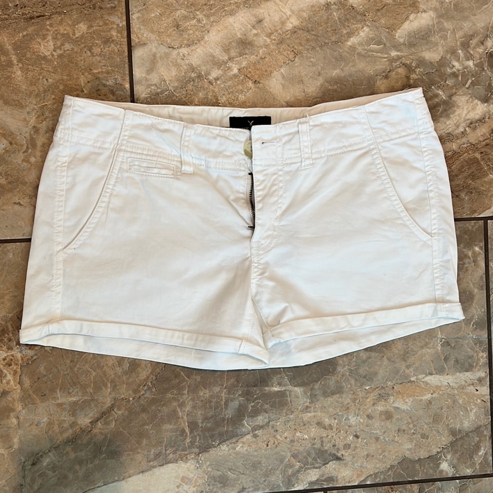 Women’s American Eagle White Stretch Shortie Shorts